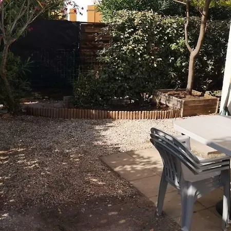 Jardin De La Robine * 빅-라-가르디올